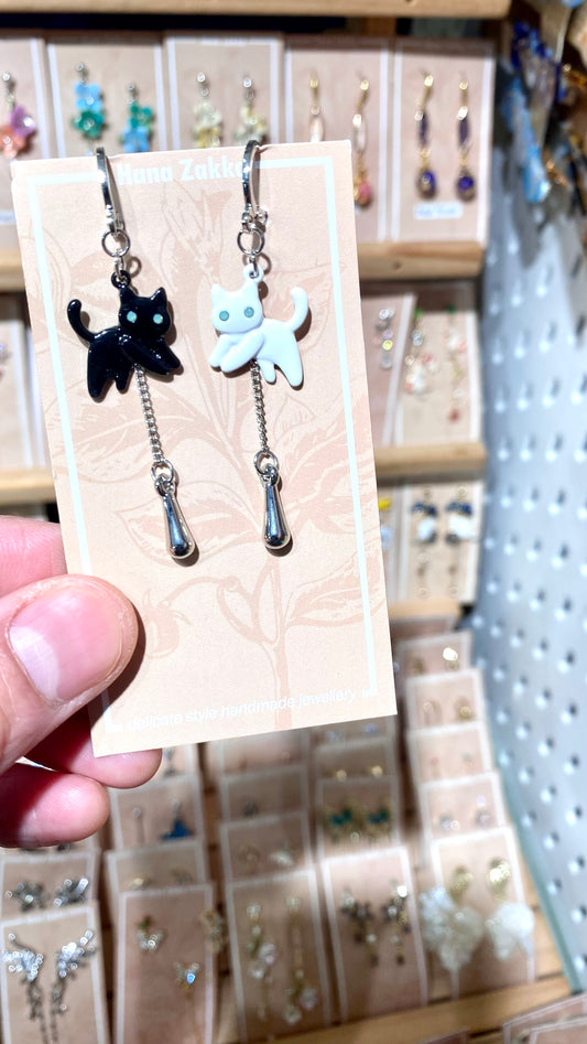 Silver Drop Dangle Cat Earring